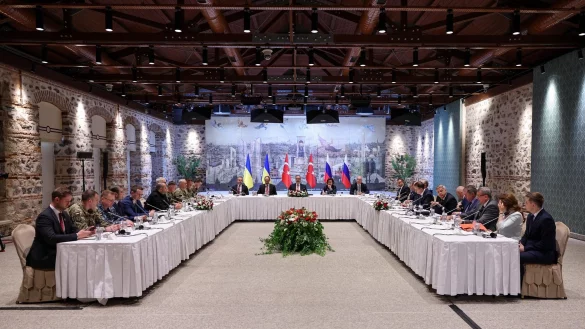 Zweimal haben sich russische und ukrainische Unterhändler seit Mai zu Verhandlungen in Istanbul getroffen. (Archivbild) - © Handout/Türkisches Außenministerium/dpa