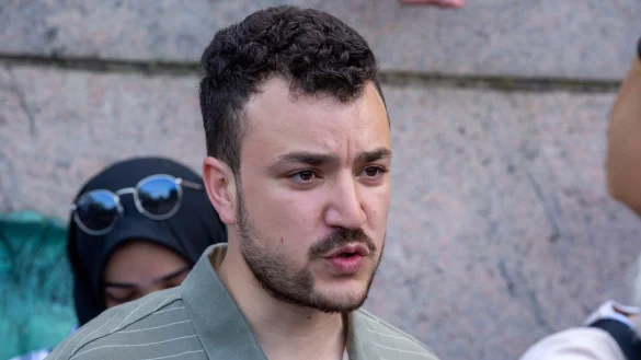 Der Fall von Machmud Chalil sorgt in den USA seit Wochen f&uuml;r gro&szlig;e Aufmerksamkeit. (Archivbild) - &copy; Ted Shaffrey/AP/dpa