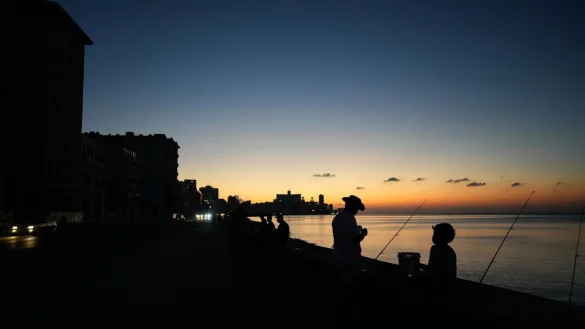 Auf Kuba kommt es immer wieder zu Blackouts, die durch Pannen im maroden Stromnetz verursacht werden. (Archivbild) - &copy; Ramon Espinosa/AP/dpa