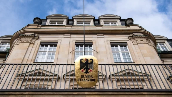 Der Bundesfinanzhof urteilte: Unterschiedliche Lebenserwartungs-Rechnungen für Männer und Frauen sind rechtens. (Symbolbild) - © Sven Hoppe/dpa