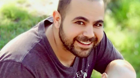 Während Jarden Bibas heute freikommen soll, ist das Schicksal seiner Frau und Kinder ungewiss. (Archivbild) - © Uncredited/Hostages Family Forum/AP/dpa