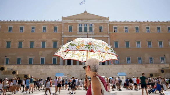 Athen: Bereits am Morgen &uuml;ber 30 Grad - &copy; Socrates Baltagiannis/dpa