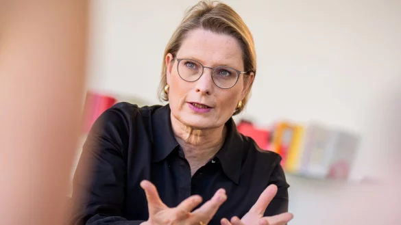 Die Neuregelung zur Vaterschaftsanfechtung ist die erste familienrechtliche Reform, die von der neuen Regierung auf den Weg gebracht wird. - © Michael Kappeler/dpa