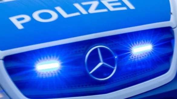 Die K&ouml;lner Polizei ist in K&ouml;ln-Kalk zu einer Razzia ausger&uuml;ckt. (Symbolbild) - &copy; Jens B&uuml;ttner/dpa