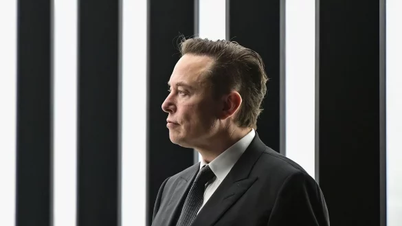 Elon Musks Unternehmen Tesla wird dieses Jahr nicht an der IAA teilnehmen. (Archivbild) - © Patrick Pleul/dpa