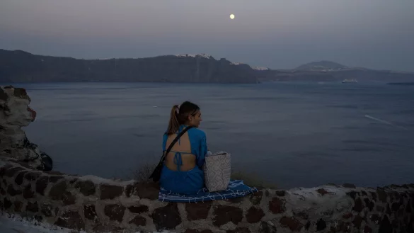Ein Beben der Stärke 5,3 hat die Inselidylle von Santorini erschüttert. - © Petros Giannakouris/AP/dpa