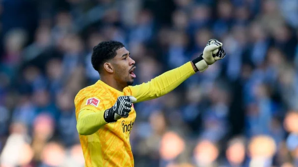 Trapp-Vertreter Kaua Santos überzeugte bei der Eintracht - © Anke Waelischmiller/dpa