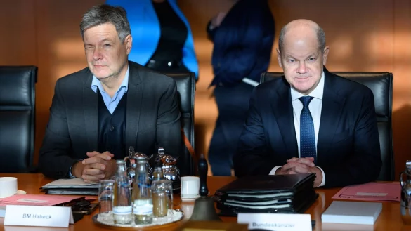 Scholz rügt Habeck und schließt - © Bernd von Jutrczenka/dpa