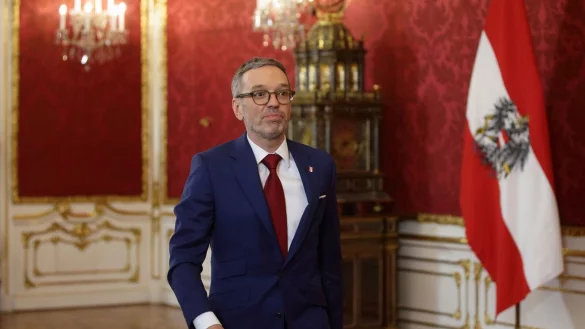 FPÖ-Chef Herbert Kickl scheint auf dem Weg zur Kanzlerschaft - eine Zäsur für das Land. (Archivbild) - © Heinz-Peter Bader/AP/dpa
