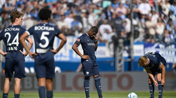 Der VfL Bochum steigt zum siebten Mal aus der Bundesliga ab. - © Anke Waelischmiller/dpa