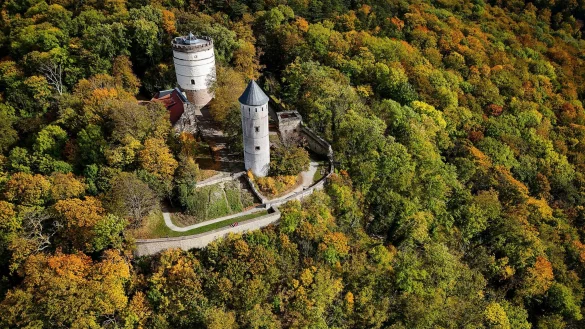 Mehr als 9.000 Burgen in ganz Deutschland sind auf «Ebidat.de» katalogisiert. - © Swen Pförtner/dpa/dpa-tmn