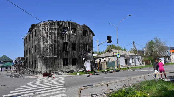 Kämpfe in der Ukraine gehen weiter. (Archivbild) - © Michael Shtekel/AP/dpa