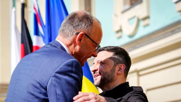 Merz\\\' vorsichtiger Optimismus nach dem jüngsten Treffen mit Selenskyj ist düsteren Prognosen gewichen. (Archivbild) - © Kay Nietfeld/dpa