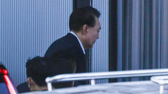 Yoon Suk Yeol verweigert bei der Korruptionsermittlungsbeh&ouml;rde f&uuml;r hochrangige Beamte nach wie vor seine Aussage. - &copy; Uncredited/Korea Pool/AP/dpa