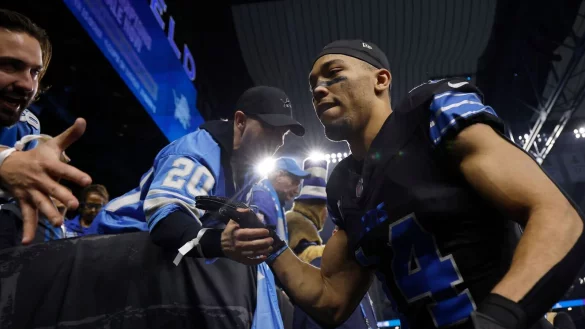 Amon-Ra St. Brown und die Lions gehen erstmals in ihrer Geschichte als Tabellenf&uuml;hrer in die Playoffs. - &copy; Rey Del Rio/FR171574 AP/AP/dpa