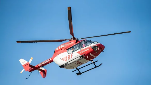 Der Pedelecfahrer wurde mit einem Rettungshubschrauber ins Krankenhaus gebracht. (Symbolbild) - &copy; Marcel Kusch/dpa