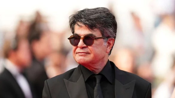 Der Hauptgewinner in Cannes, Jafar Panahi. - © Scott A Garfitt/Invision/AP/dpa
