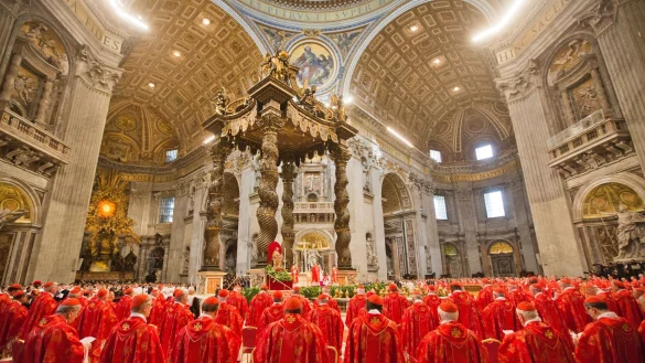 135 Kardin&auml;le w&auml;hlen im Konklave den Nachfolger von Papst Franziskus. (Archivbild) - &copy; picture alliance / dpa