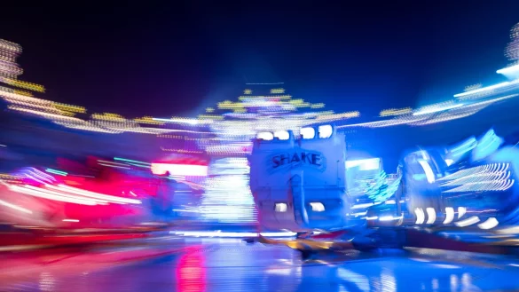 Wie Kirmes im Kopf - ADHS bei Erwachsenen. (Archivbild) - © Fabian Strauch/dpa