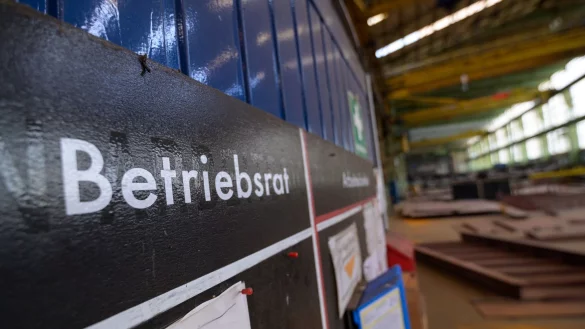 Die Zahl der Betriebsräte ist gesunken. - © Jonas Walzberg/dpa