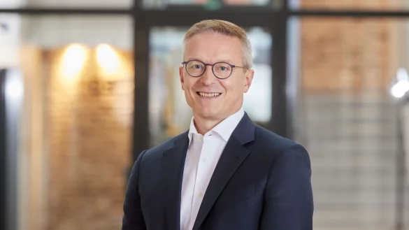 Kennt sich aus mit Strategie und Digitalisierung: Karsten Wildberger - © Oliver Roesler
oro-Phot/CECONOMY AG /dpa