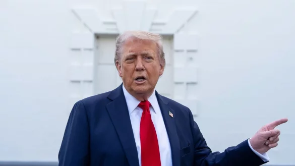 Trump kämpft gegen die Unis. - © Alex Brandon/AP/dpa