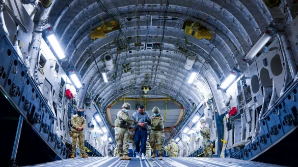 Washington bezahlt 20.000 US-Dollar pro Häftling an El Salvador. - © ---/Regierung von El Salvador/dpa