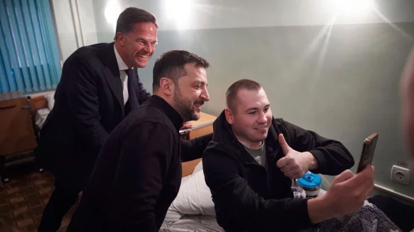 Teile der Ukraine mögen besetzt sein, aber für Präsident Selenskyj sind ihre Grenzen rechtlich nicht verhandelbar. - © Uncredited/Ukrainian Presidential Press Office/AP/dpa