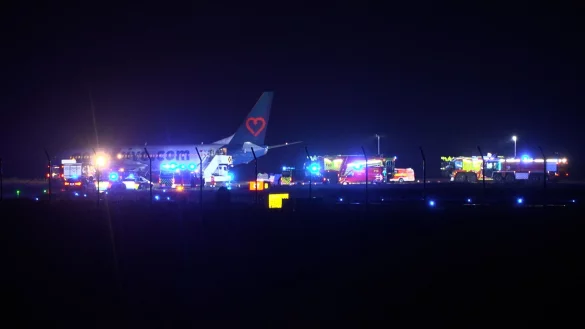 Die Passagiere sind unverletzt. - © tv7news.de/dpa