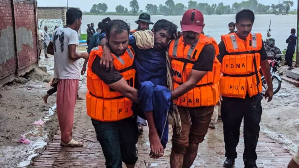 In der bevölkerungsreichsten Provinz Punjab mussten Zehntausende Menschen ihre Dörfer verlassen. (Foto Handout) - © Uncredited/Pakistan\\\'s National Disaster Management Authority via AP/dpa