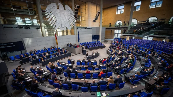 Seit der Bundestagswahl geht es für die Union in Umfragen abwärts. (Archivbild) - © Michael Kappeler/dpa