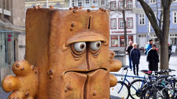 Bernd das Brot l&auml;chelt nie. - &copy; Martin Schutt/dpa-Zentralbild/dpa