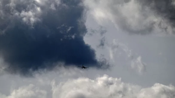 Sonne und Wolken wechseln sich in Nordrhein-Westfalen ab. (Symbolbild) - © Federico Gambarini/dpa