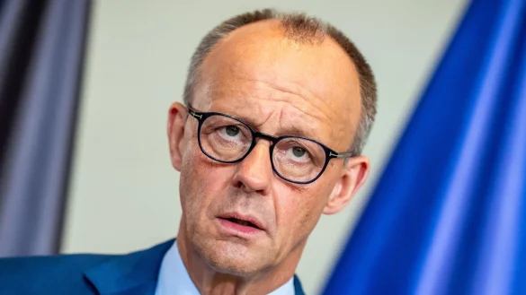 Merz: Wir gehen in kleinen Schritten voran. - © Michael Kappeler/dpa