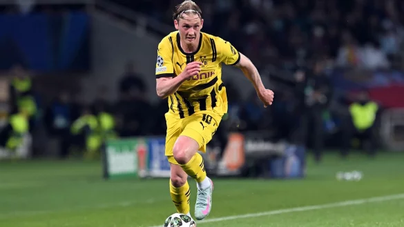 Der Vertrag von Julian Brandt bei Borussia Dortmund läuft im Sommer 2026 aus. - © Federico Gambarini/dpa