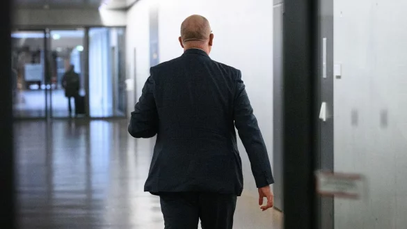 Die Sitzungen des Parlamentarischen Kontrollgremiums sind grundsätzlich geheim. Nur einmal im Jahr befragen die Abgeordneten das Spitzenpersonal der Nachrichtendienste in einer öffentlichen Sitzung. - © Bernd von Jutrczenka/dpa