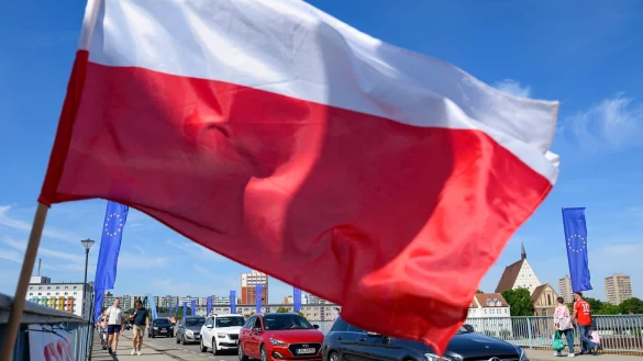 Polen beginnt ab Montag mit Grenzkontrollen zu Deutschland - das könnte zu Staus führen. Das Bundesinnenministerium will Staus durch deutsche Kontrollen vermeiden. - © Patrick Pleul/dpa