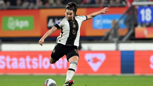 Lena Oberdorf hat best&uuml;rzt auf die mutma&szlig;lichen sexistischen &Auml;u&szlig;erungen gegen&uuml;ber einer Schiedsrichterin reagiert. - &copy; Federico Gambarini/dpa