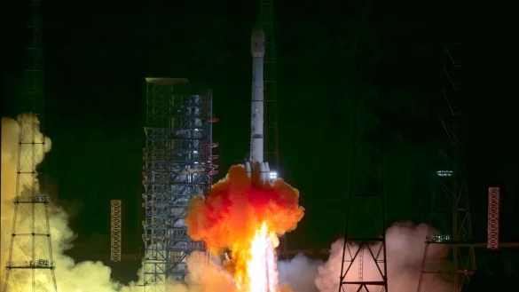 Die Sonde «Tianwen-2» soll Proben von einem Asteroiden sammeln. - © Cai Yang/XinHua/dpa