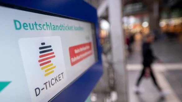 14 Millionen Menschen haben bundesweit das Deutschlandticket gekauft. (Archivbild) - © Sebastian Gollnow/dpa