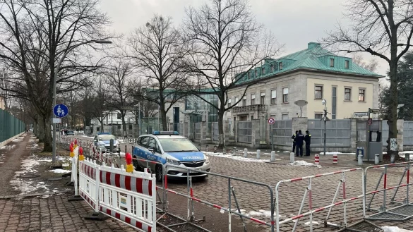 Ein 18-Jähriger soll einen Anschlag auf die israelische Botschaft geplant haben. - © Julius-Christian Schreiner/-/dpa