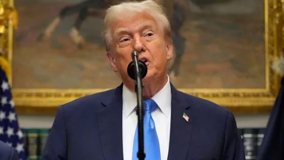 Trump hat die Antifa-Bewegung als Terrororganisation eingestuft. - &copy; Mark Schiefelbein/AP/dpa