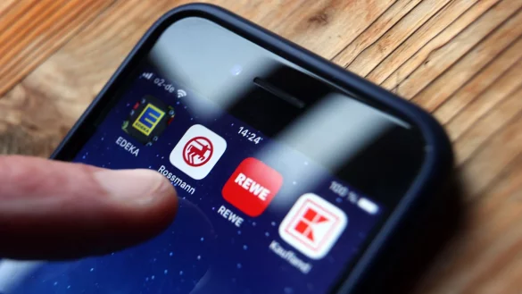 Die Bonus-Apps der Handelsketten werden von vielen Kunden genutzt. - &copy; Karl-Josef Hildenbrand/dpa