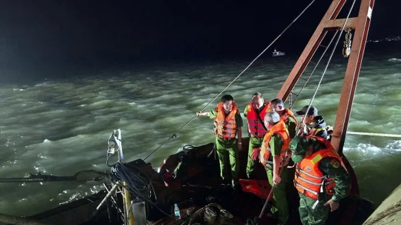 Die Zahl der Opfer stieg auf 38. - © VNA/Handout via Xinhua/dpa