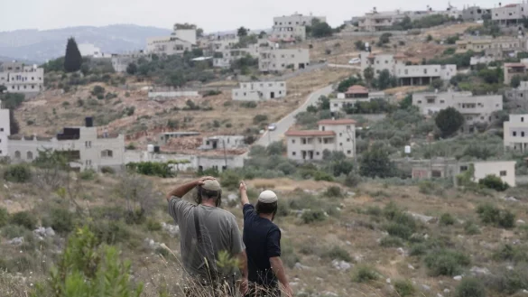 Nach Angaben der israelischen Friedensbewegung Peace Now handelt es sich bei der Genehmigung um die gr&ouml;&szlig;te Siedlungserweiterung seit Jahrzehnten. (Archivbild) - &copy; Maya Alleruzzo/AP/dpa