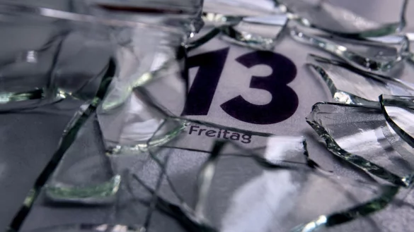 Freitag, der 13. gilt abergläubischen Menschen als Unglückstag. - © Karl-Josef Hildenbrand/dpa/dpa-tmn