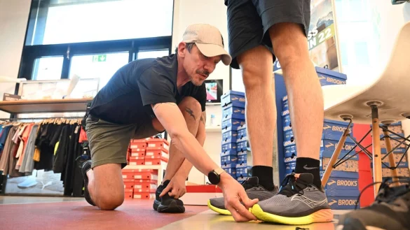 Beratung im Handel - aber später online kaufen? (Symbolbild) - © Uli Deck/dpa