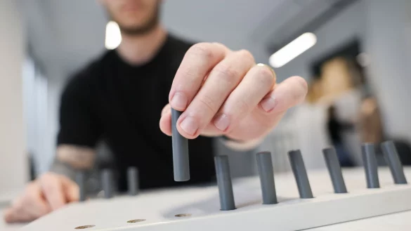 &Uuml;ber Linksh&auml;nder gibt es viele falsche Annahmen. Ein Stereotyp ist, dass sie angeblich ungeschickter als Rechtsh&auml;nder sind. - &copy; Christian Charisius/dpa