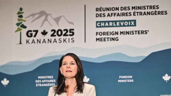 Für Annalena Baerbock war es die wohl letzte große Reise als Außenministerin. - © Sebastian Christoph Gollnow/dpa