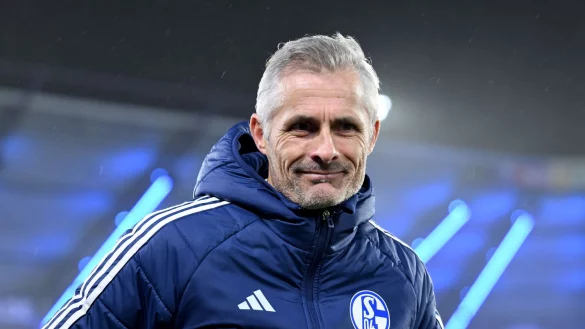 Schalke Trainer Kees van Wonderen startet mit viel Vorfreude in die Rückrunde. - © David Inderlied/dpa